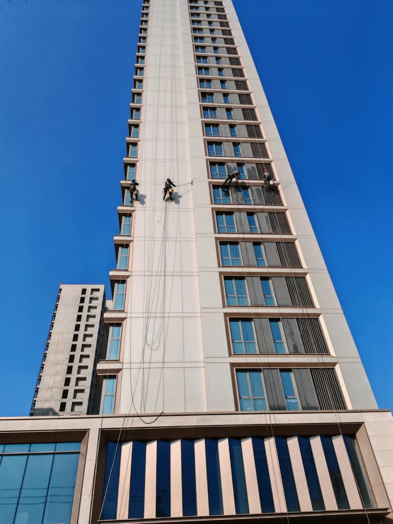 清洁服务部：城市美容师的日常