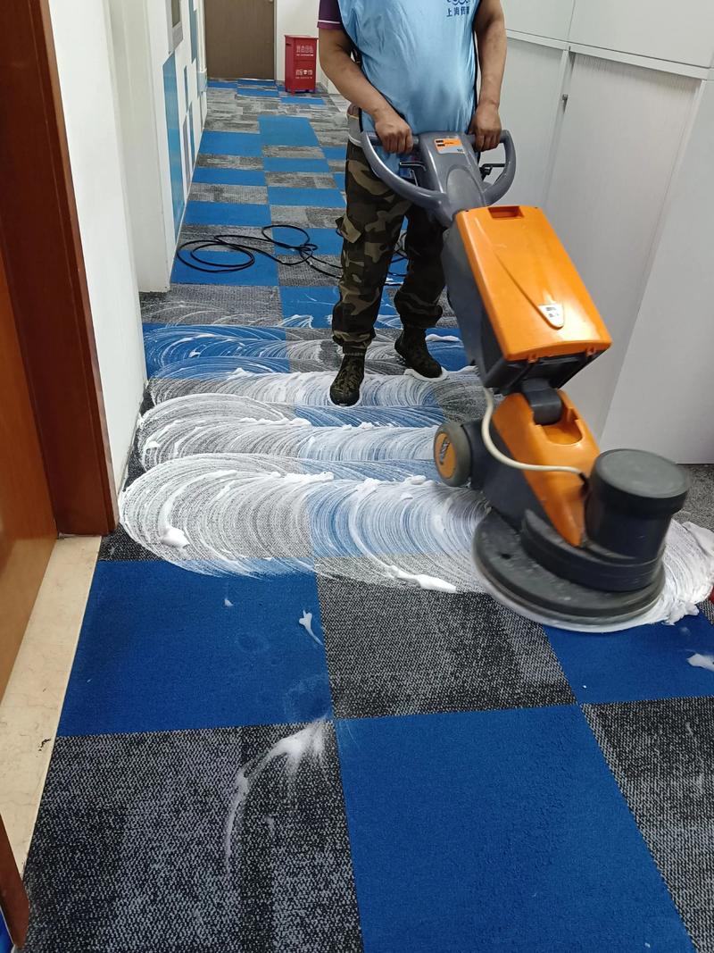 宇越清洁服务部助力商业环境焕新