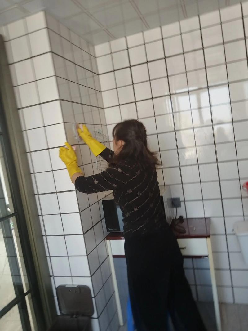 绿色清洁，守护家园——宇越清洁服务部行业观察